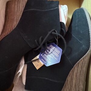 Tom’s Black Suede Women's Ankle Boots